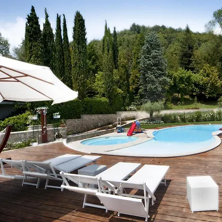 Semesterbostad Luna Stunning Modern Shared Infinity Pool, Big Garden, Fantastic View,ac,
