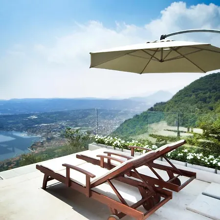 Luna Stunning Modern Shared Infinity Pool, Big Garden, Fantastic View,ac, Semesterbostad Salò