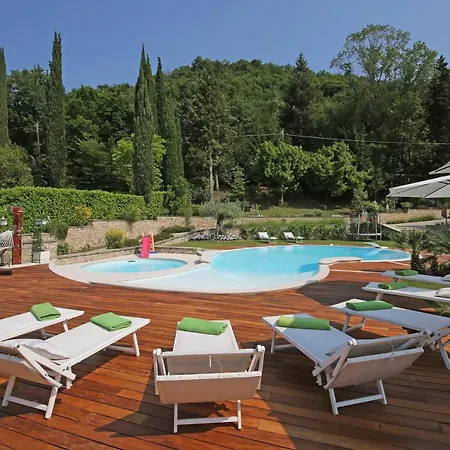 Semesterbostad Luna Stunning Modern Shared Infinity Pool, Big Garden, Fantastic View,ac,